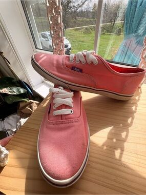 Vans Low-Top Canvas Sneakers in Coral. Ladies 7.5.
